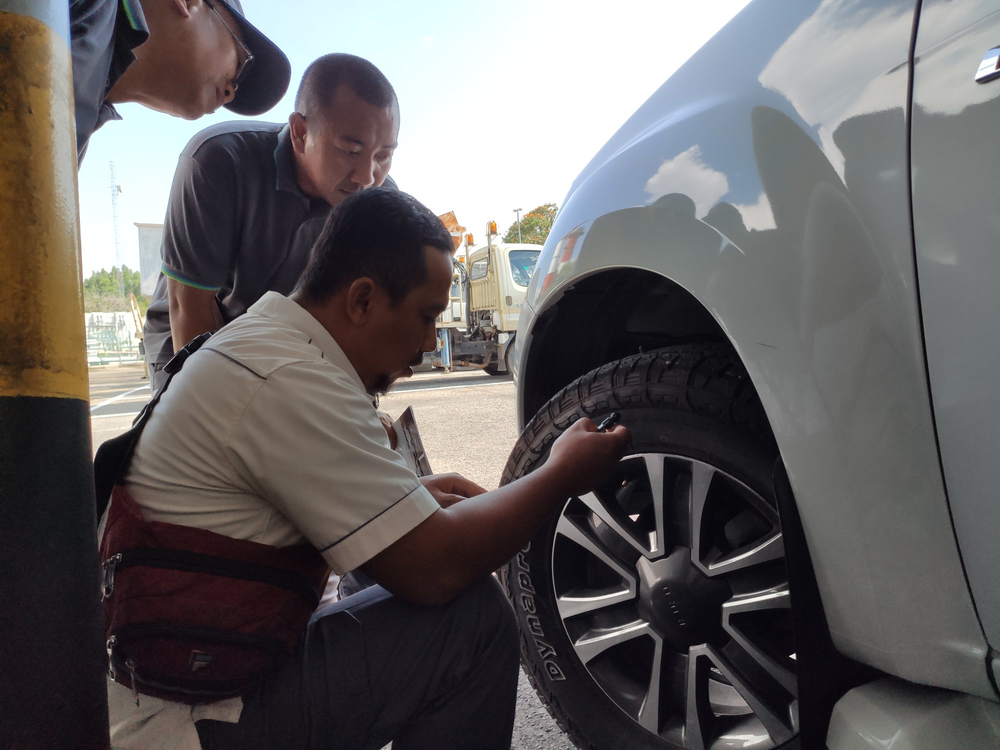 check tyre
